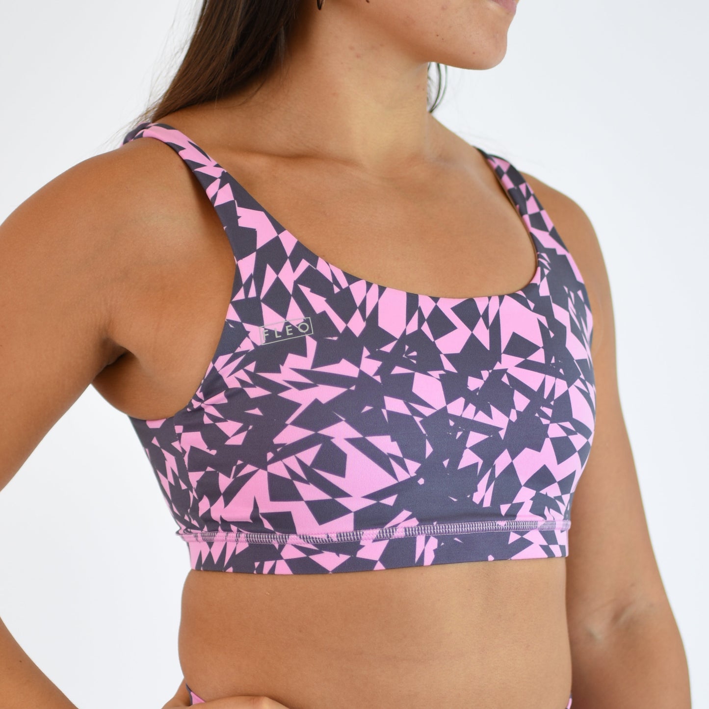 FLEO - Selena Sports Bra - Medium Support - Sports Bra - CyclamenFracture-4_5500b75c-a92f-47c1-944b-50248d07e380