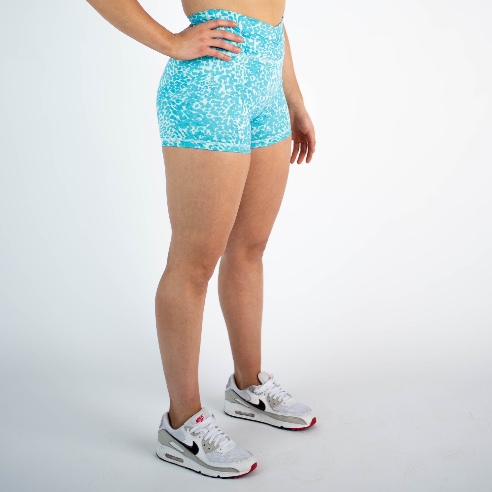 FLEO - V Waistband Short 3.5" - High Rise - Shorts - aqua-leo-2_c813c0a8-2dae-4b9b-89fc-cd1178c8a7c0