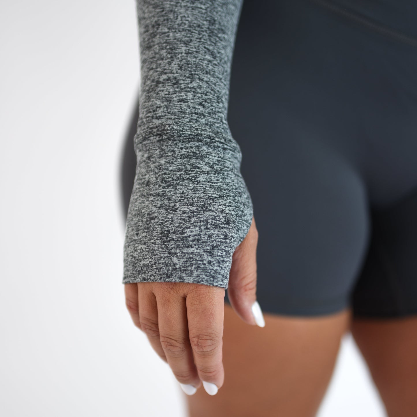 FLEO - Foundation Crop Long Sleeve - Long Sleeve - asphalt-3_f47c776b-342c-4abe-a170-504cdb3d784f