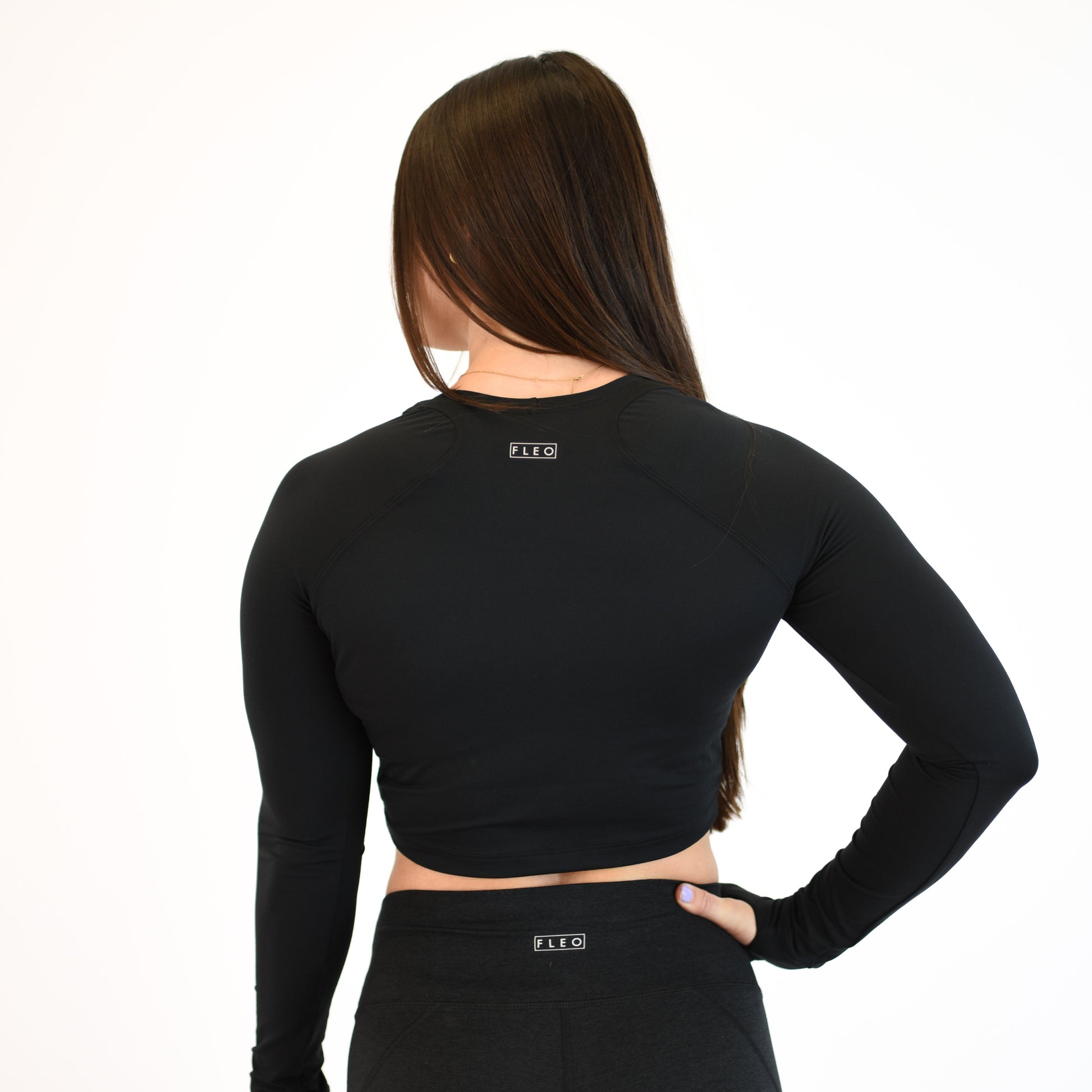 FLEO - Foundation Crop Long Sleeve - Long Sleeve - black-5_1529d677-ee62-4843-862e-66e59f21c342
