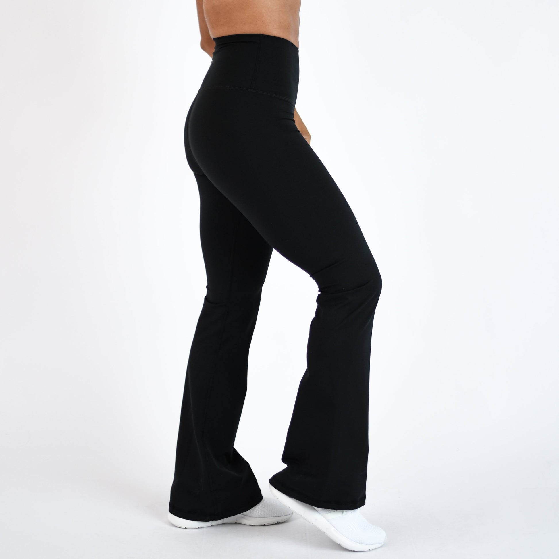 FLEO - Flare Legging - Higher Rise - Leggings - black-flare-3
