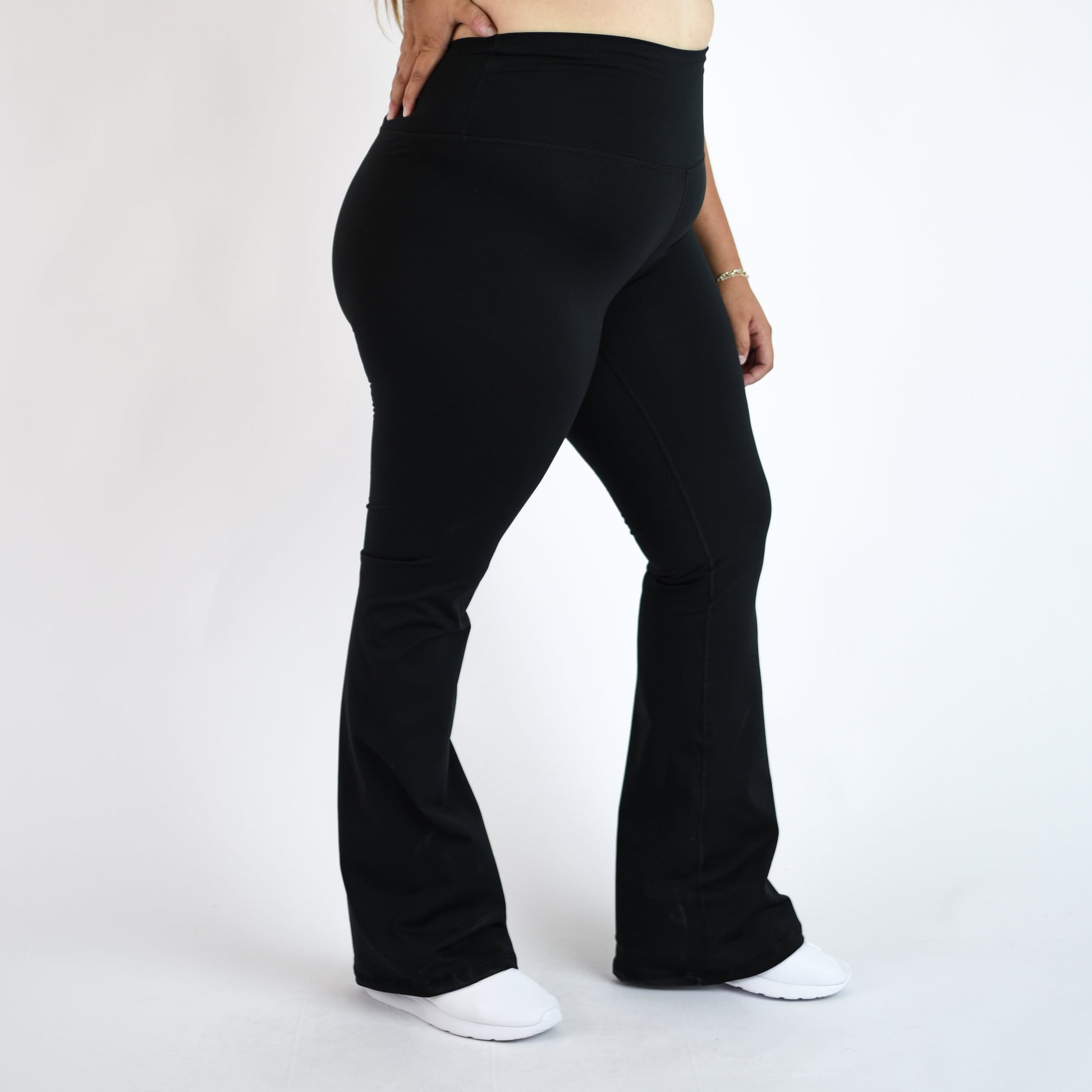 FLEO - Flare Legging - Higher Rise - Leggings - black-flare-7