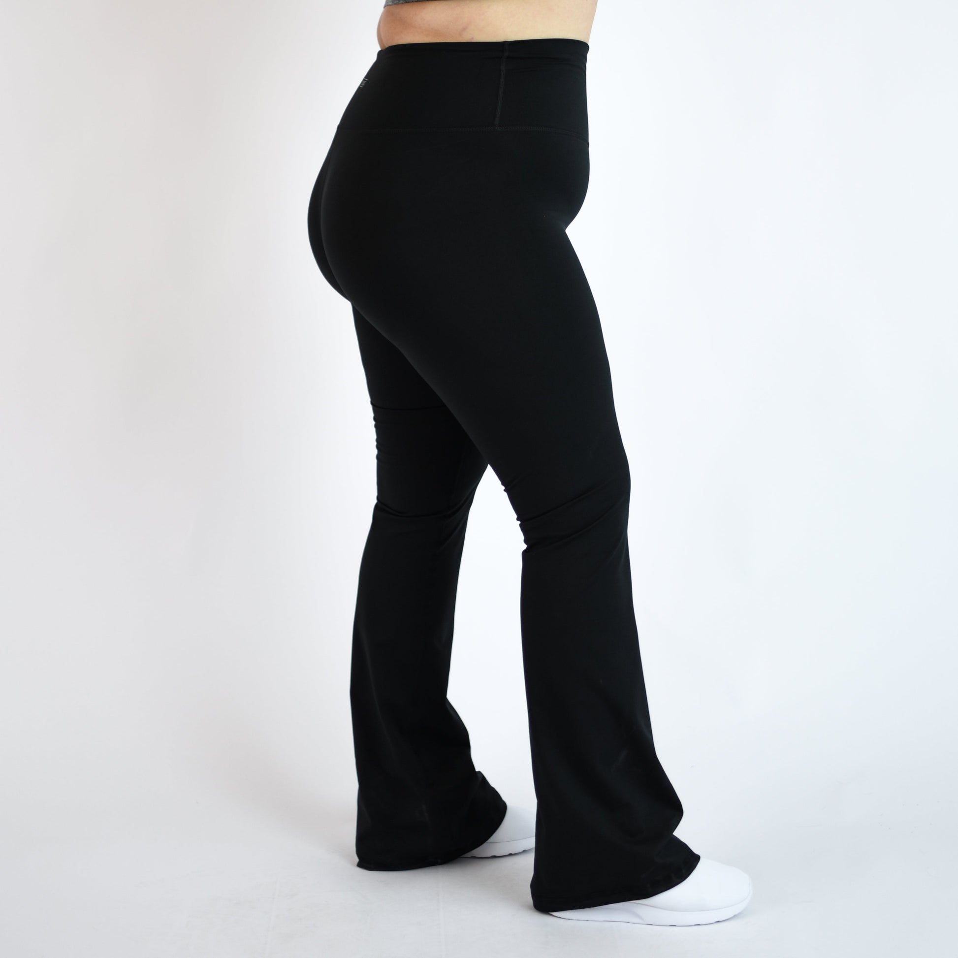 FLEO - Flare Legging - Higher Rise - Leggings - black-flare-8