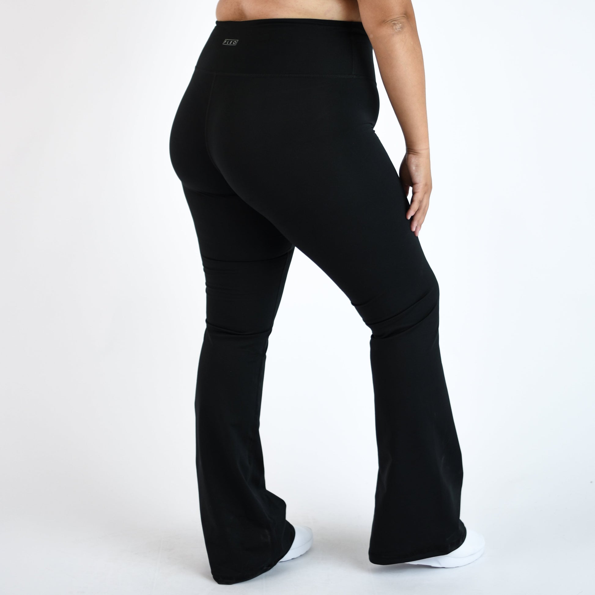 FLEO - Flare Legging - Higher Rise - Leggings - black-flare-9