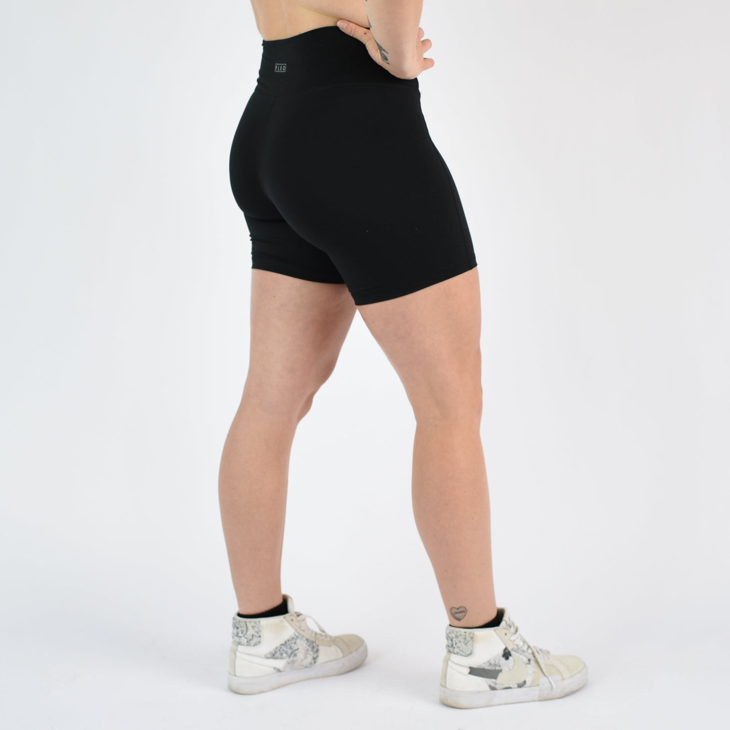 FLEO - Pedal Short 6" - No Front Seam - Higher Rise - Shorts - black-pedal-4