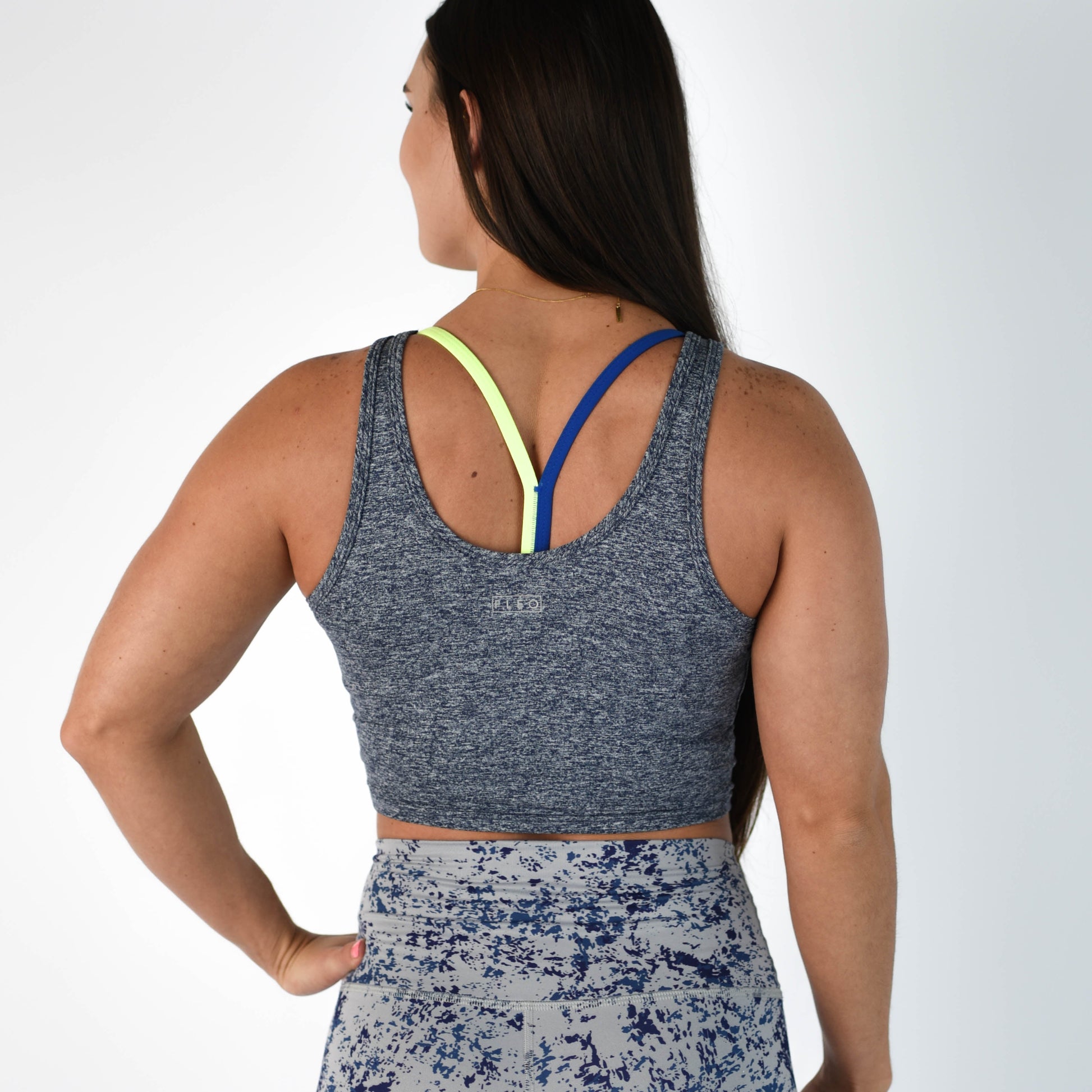 FLEO - Breeze Crop Tank - Fitted - Tank - carbon-4_b755bbfc-02df-4435-ac3b-692607632e11