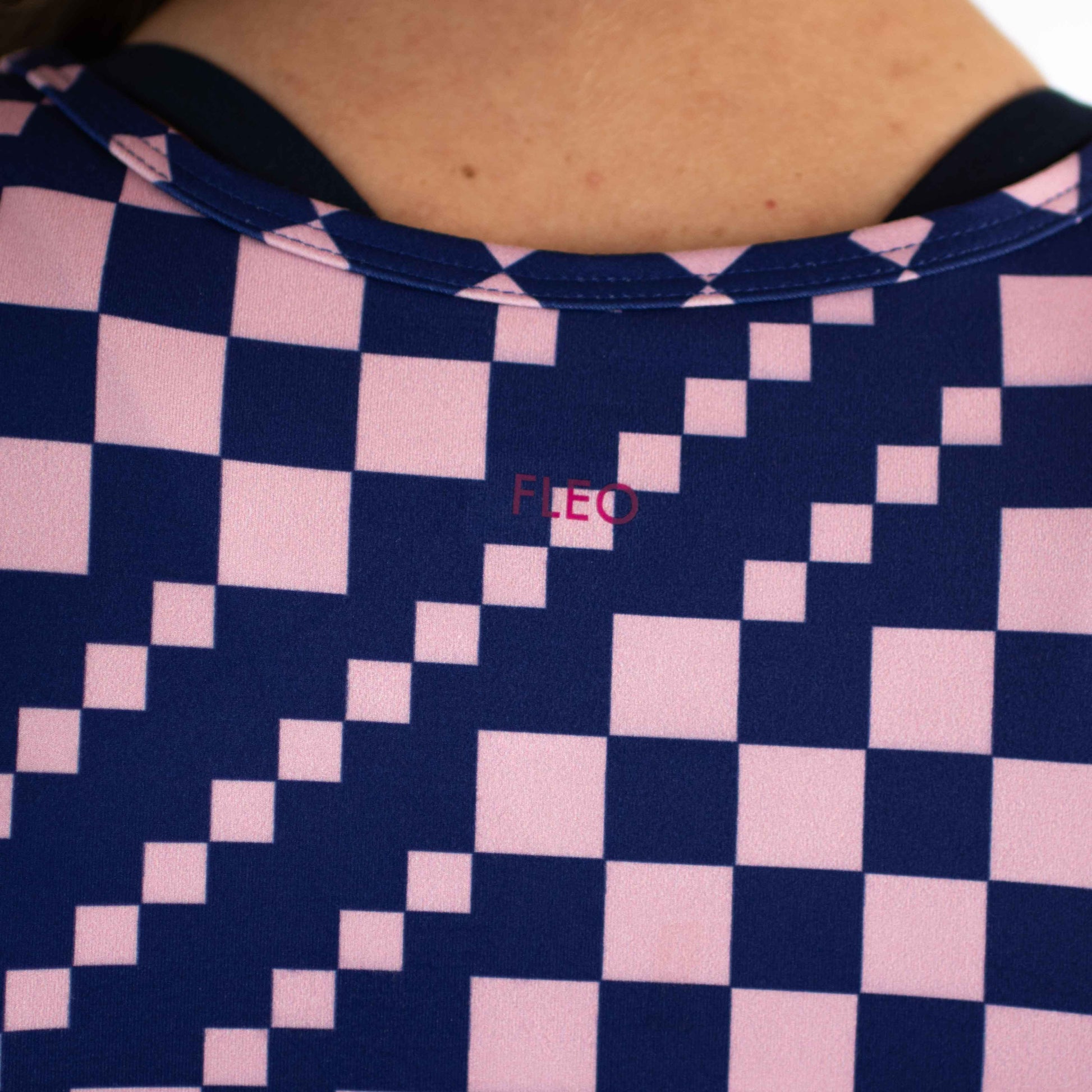 FLEO - Tempo Crop Tank - Fitted - Tank - chalk-phlox-5