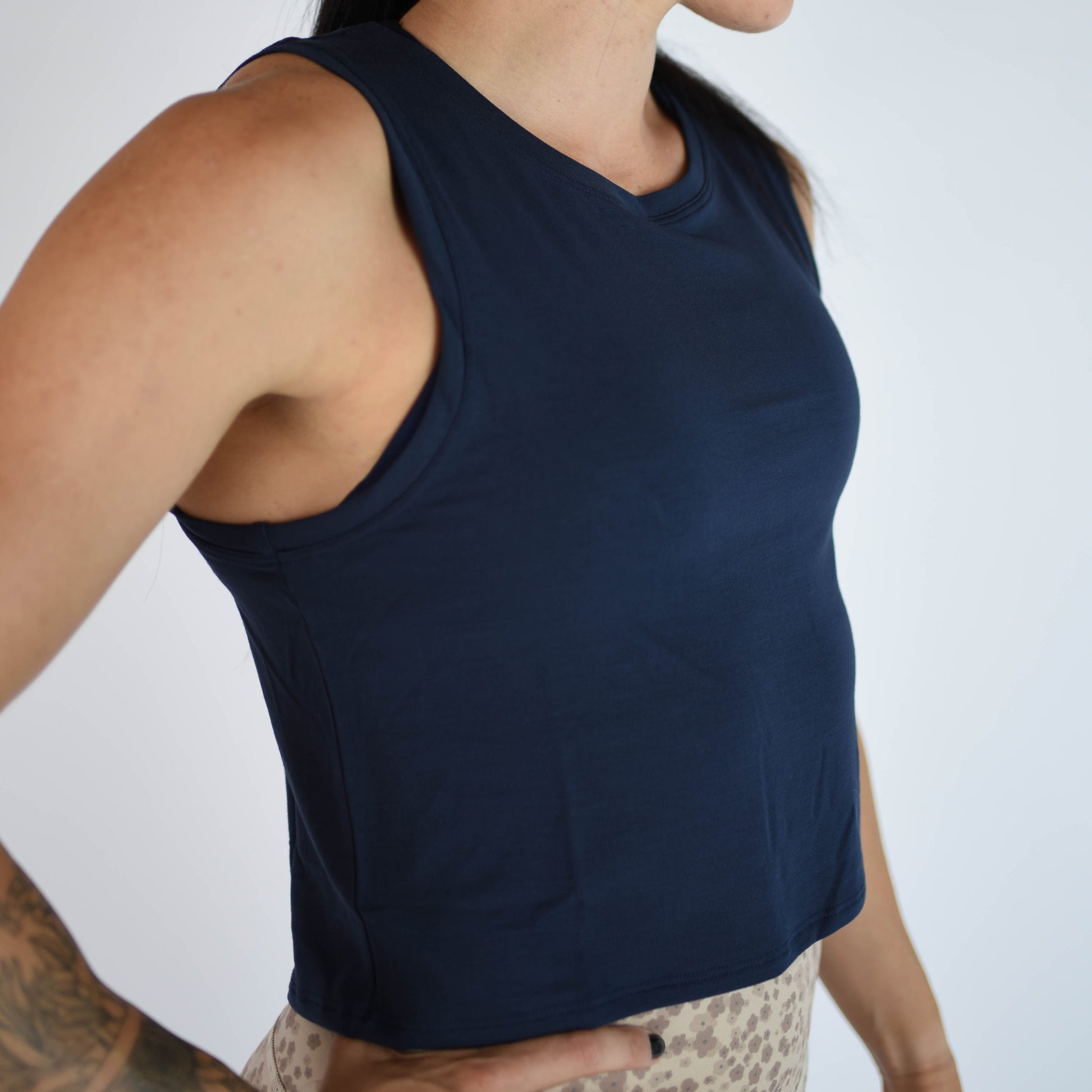 FLEO - Dylan Muscle Crop Tank - Loose Fit - Tank - classic-navy-3_3e44420f-6494-4286-97f3-fc2451edfc59