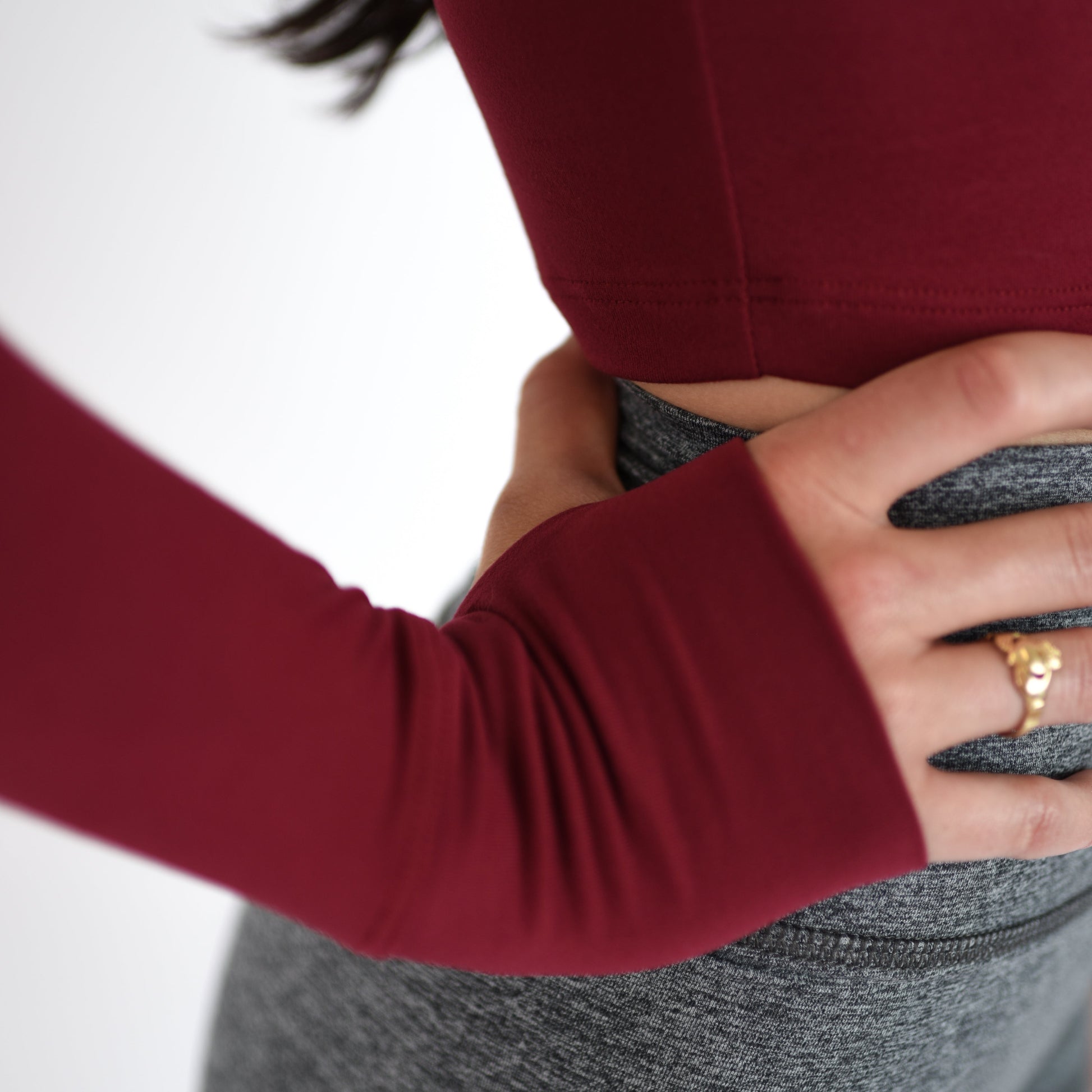 FLEO - Foundation Crop Long Sleeve - Long Sleeve - deepred-4_8d404c00-3ea3-47d4-bd87-29d0fc784335