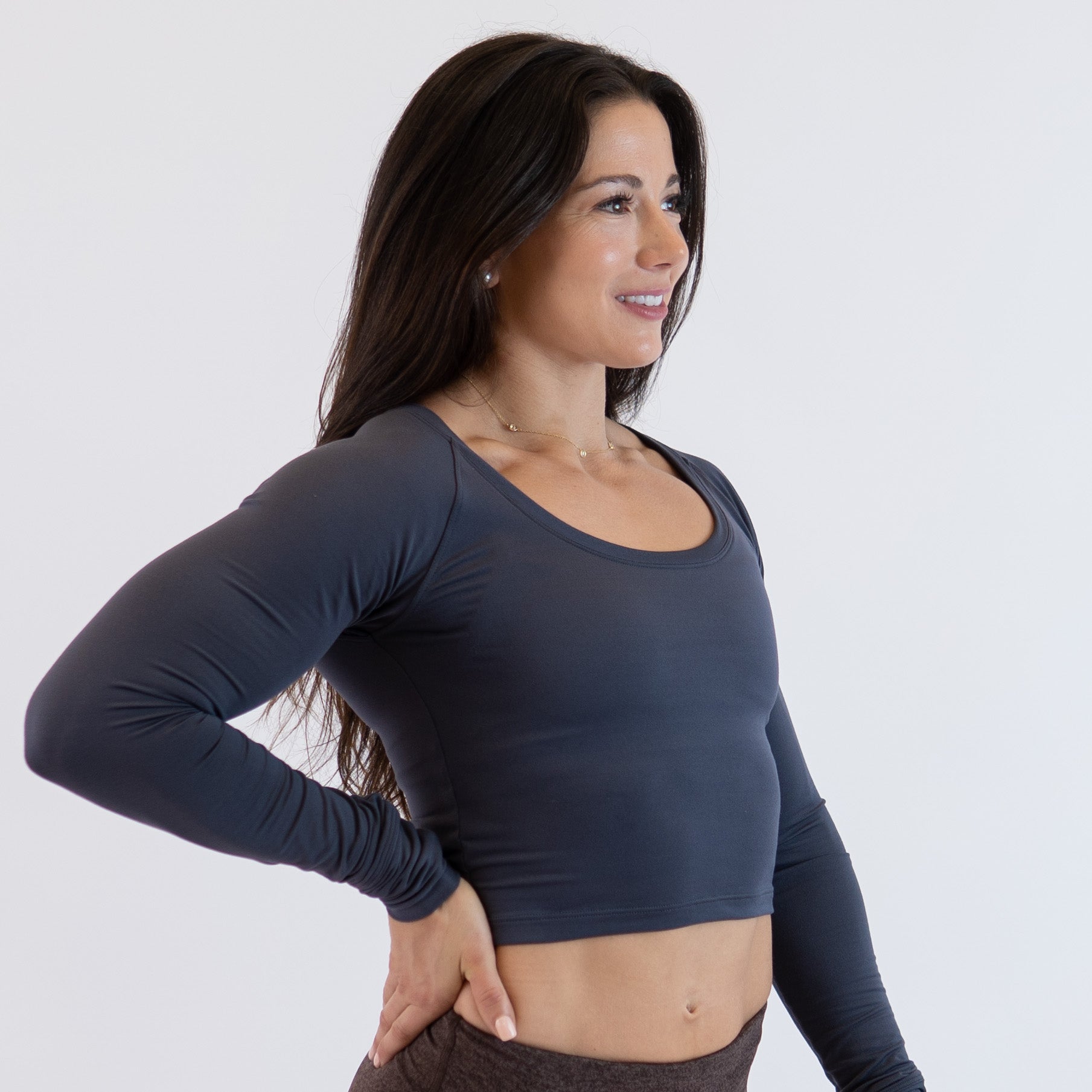 FLEO - Foundation Scoop Crop Long Sleeve - Long Sleeve - ebony_scoopneckcrop-2