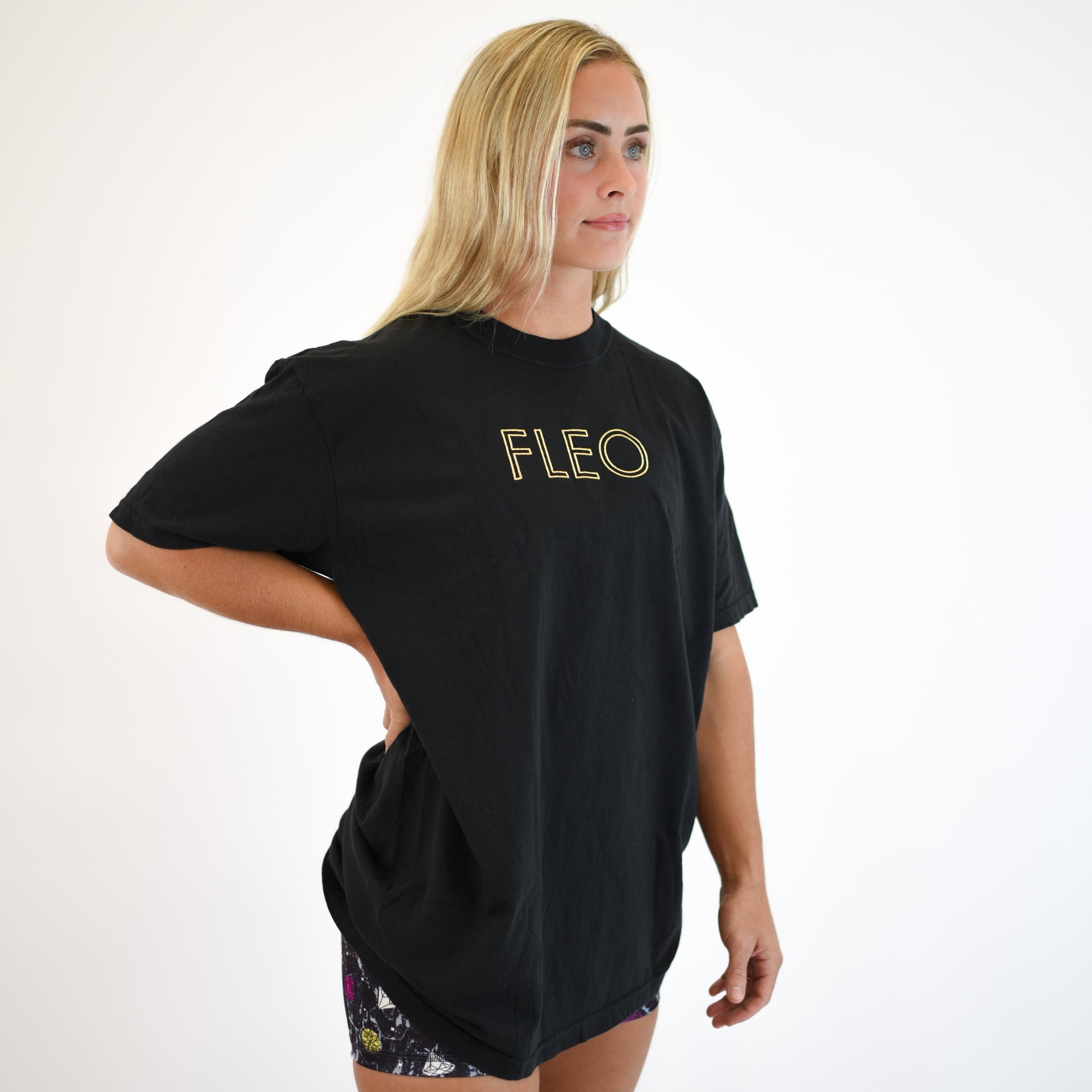 FLEO - FLEO Oversized Tee - T - goldonblack-3