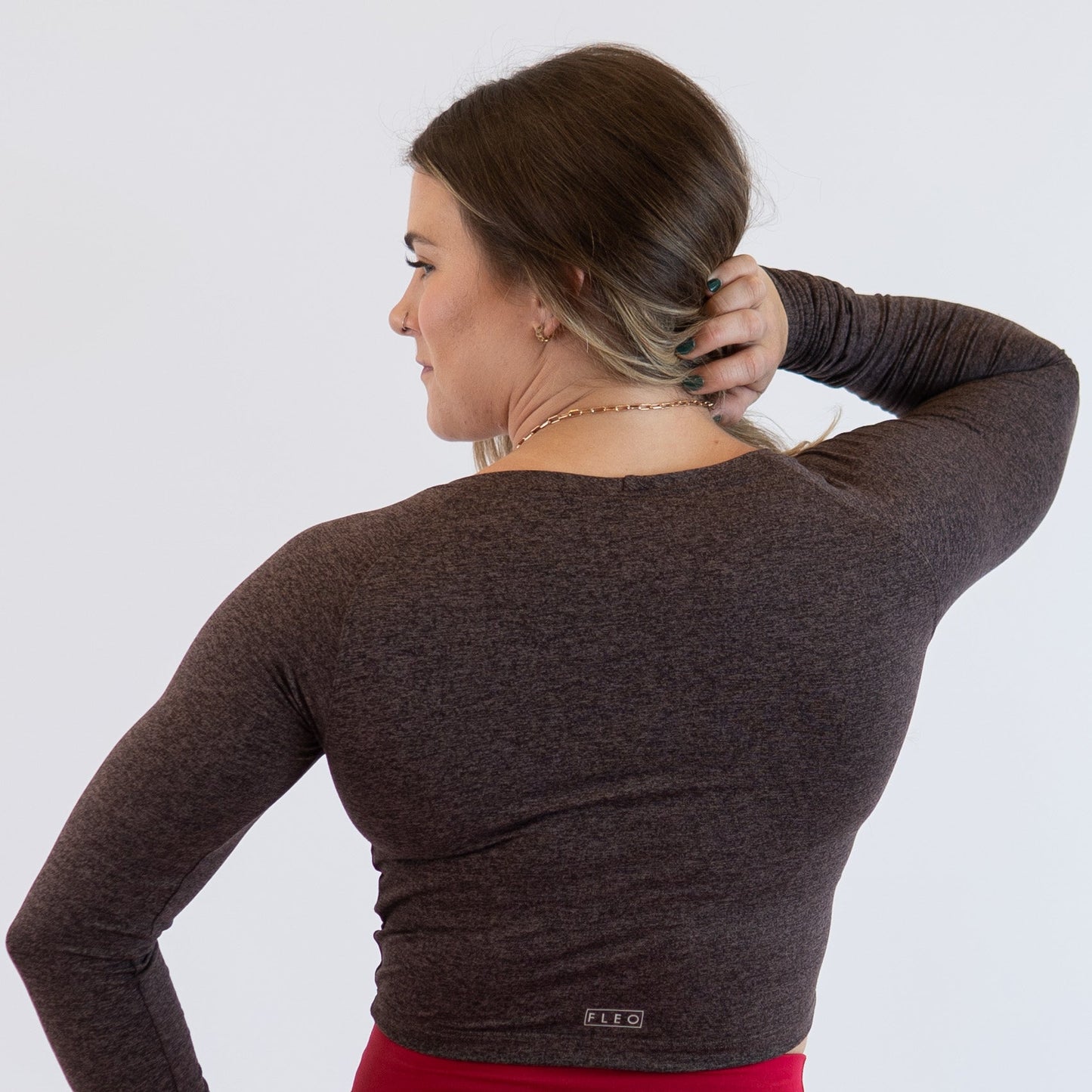 FLEO - Foundation Scoop Crop Long Sleeve - Long Sleeve - h.chocolatescoopneck-3