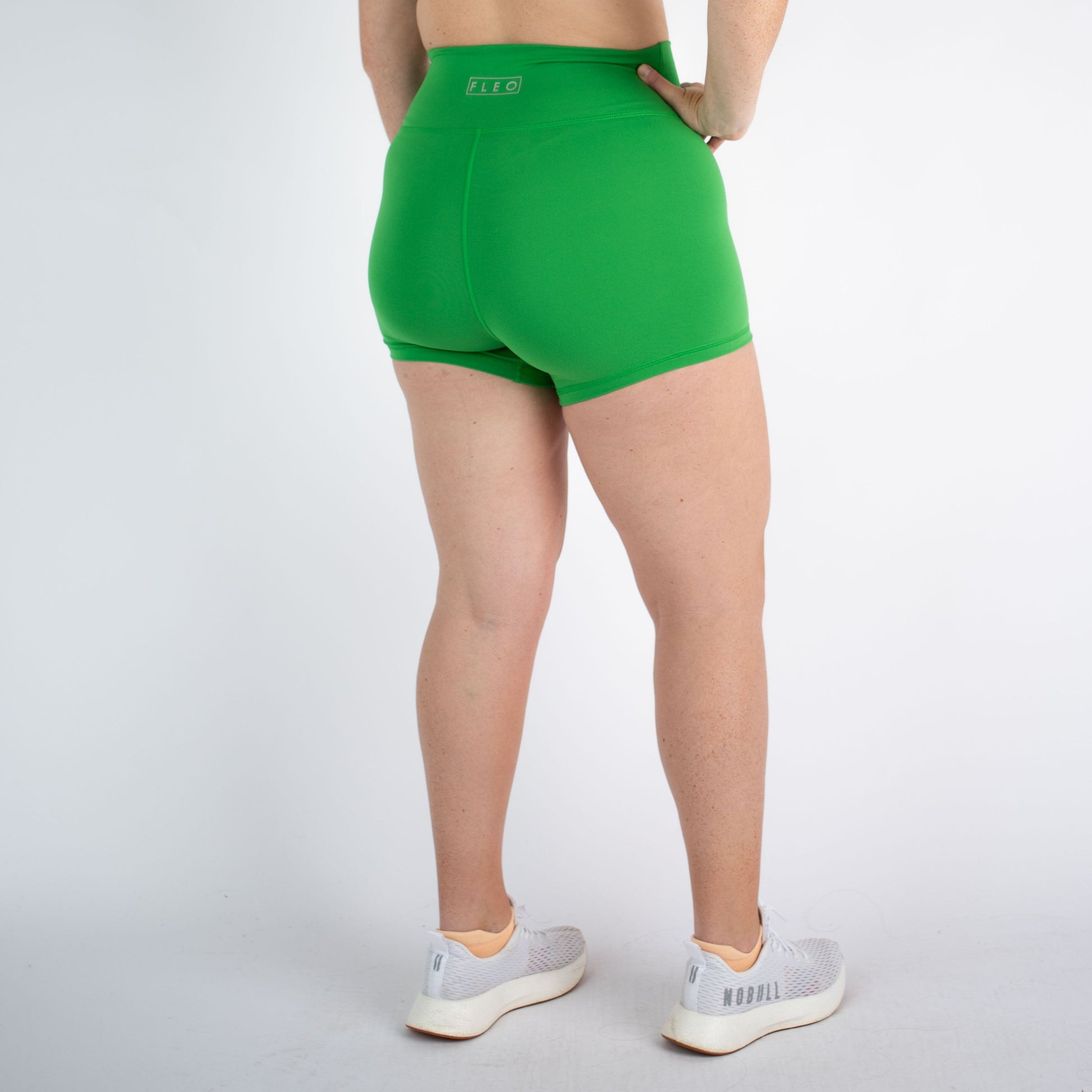 FLEO - V Waistband Short 3.5" - High Rise - Shorts - kellygreen-4_45b6293e-bbaf-420e-8b00-ec6504ec7e21