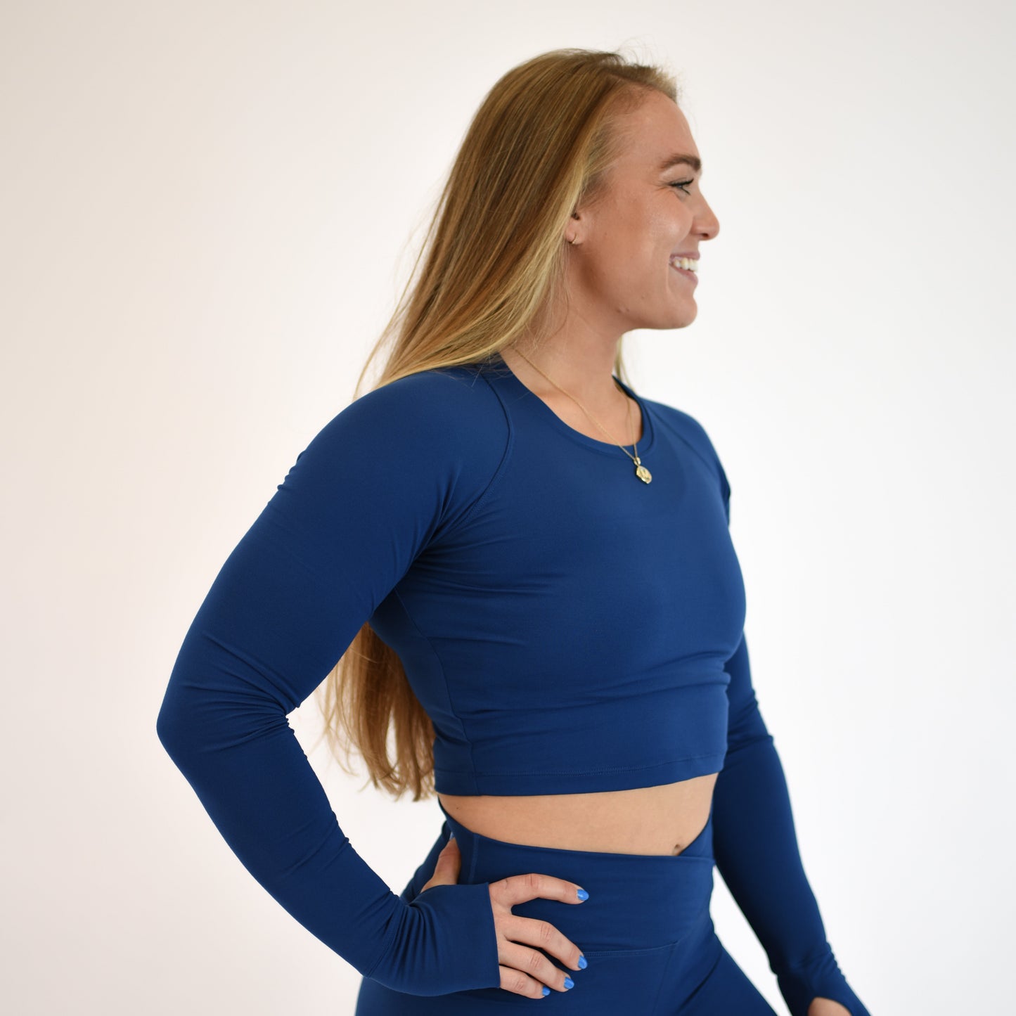 FLEO - Foundation Crop Long Sleeve - Long Sleeve - navy-p-4_9e845289-7edc-4de3-af4a-83f5df7bcfd7