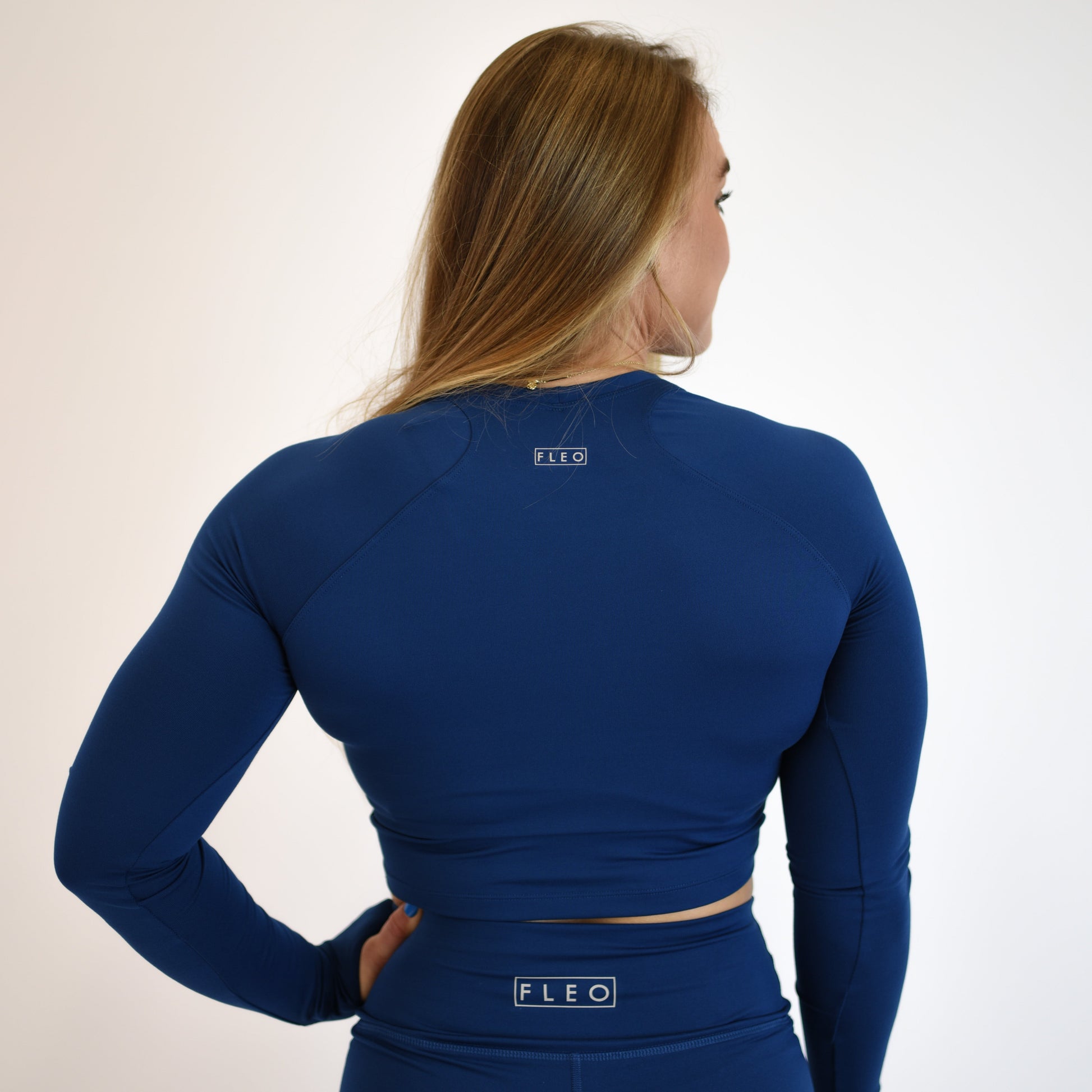 FLEO - Foundation Crop Long Sleeve - Long Sleeve - navy-p-5_705a7648-396b-42cc-b129-8df264a4fc17