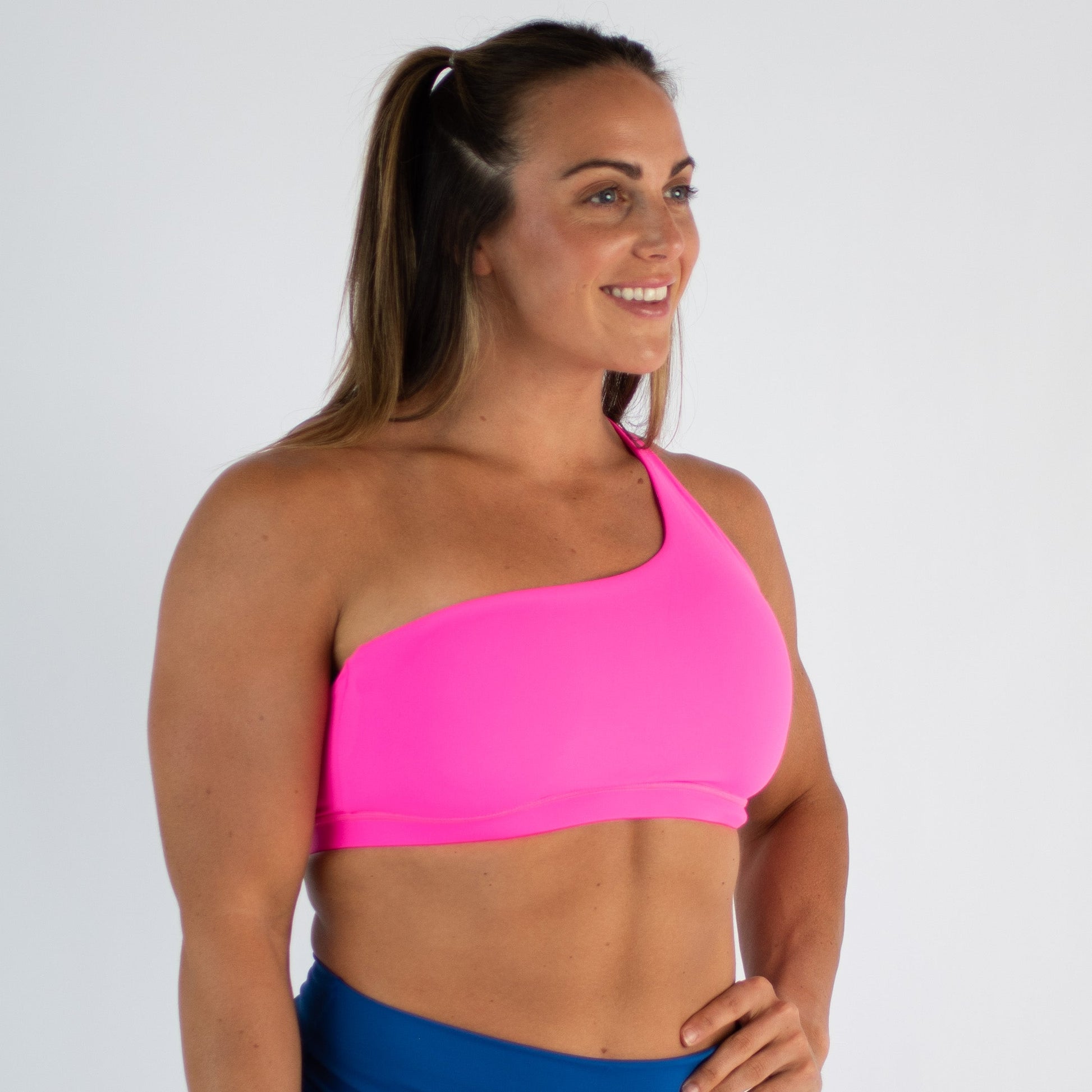 FLEO - Sylvie Sports Bra - Medium Support - Sports Bra - neonpinksylvie-2