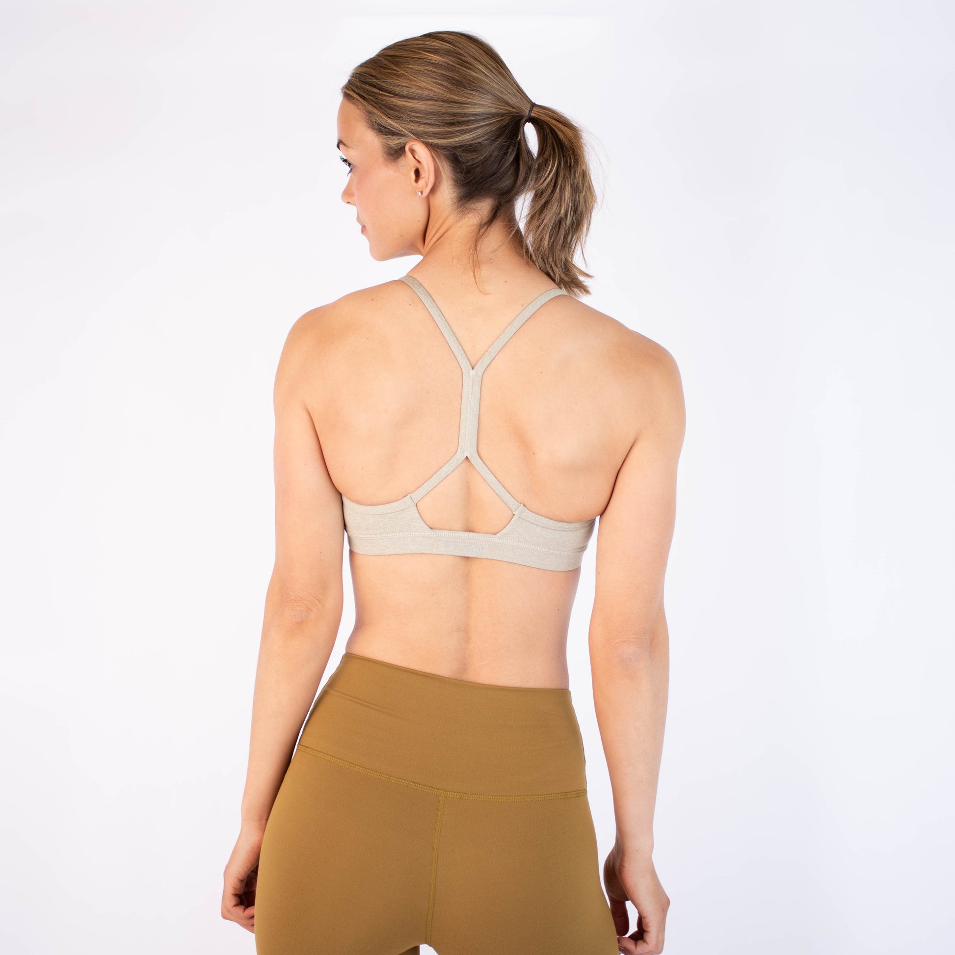 FLEO - Reinette Sports Bra - Medium Support - Sports Bra - seneca-gray-5_b3ad42e0-94f7-4997-8998-9c249e8ba0f6