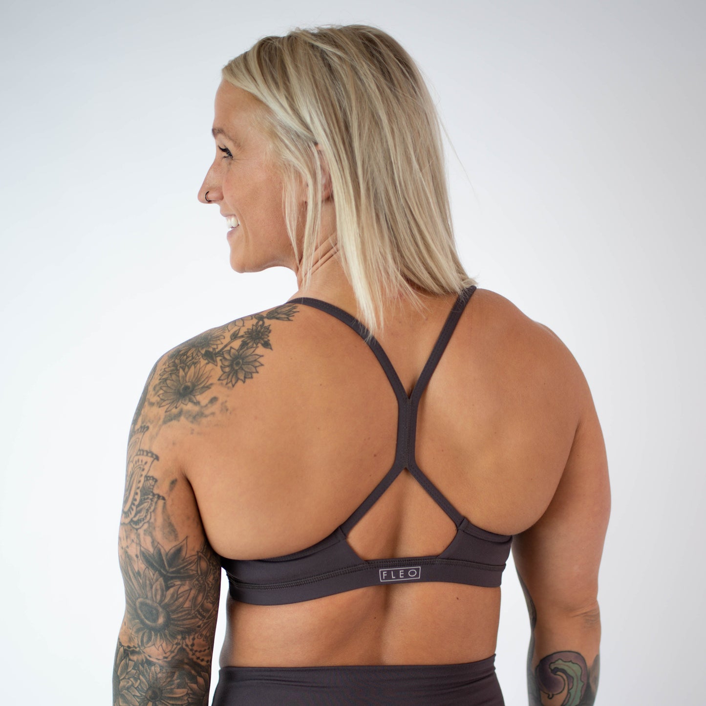 FLEO - Reinette Sports Bra - Medium Support - Sports Bra - shale-4_3902597f-1afc-45a1-b92f-46974b08f70e