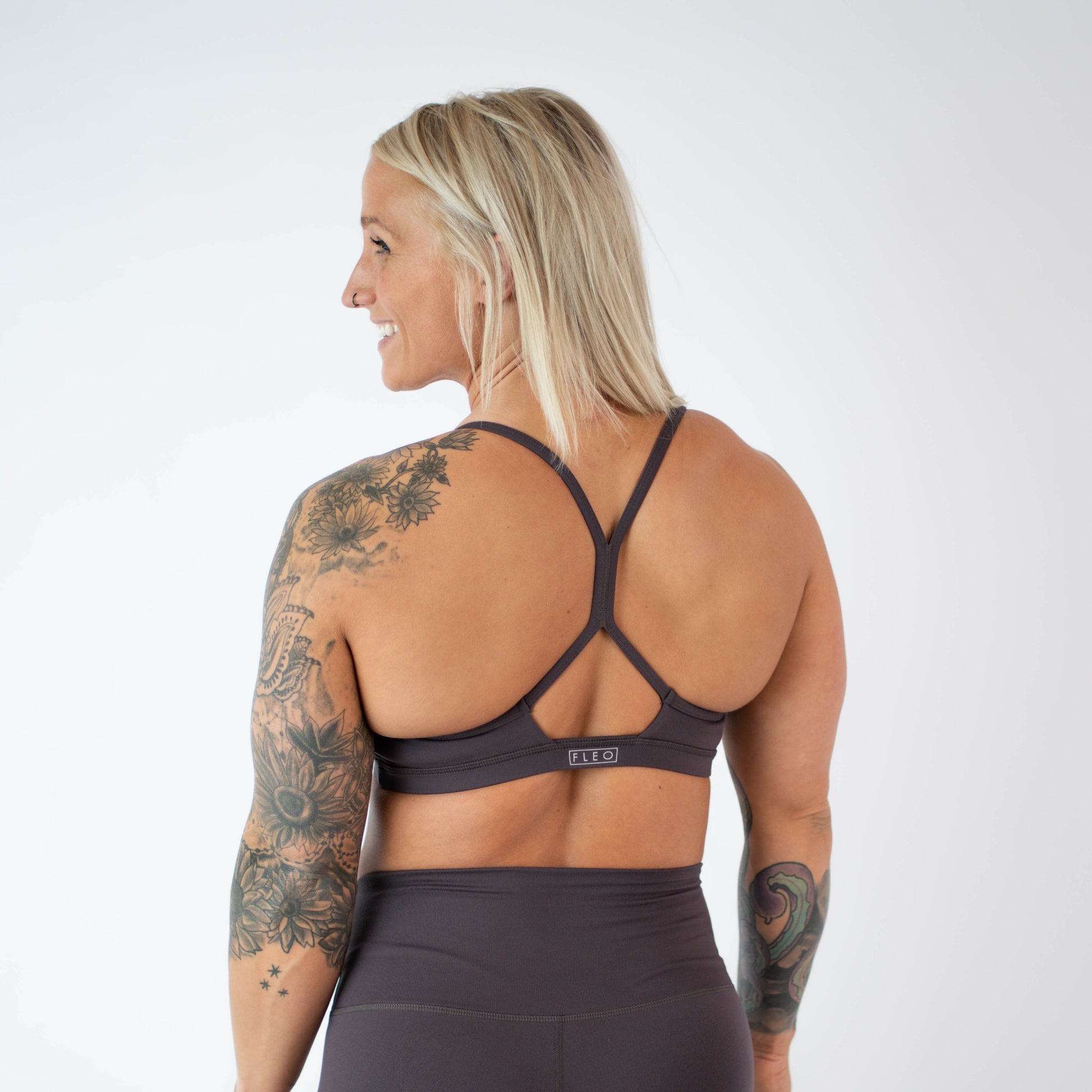 FLEO - Reinette Sports Bra - Medium Support - Sports Bra - shale-5_54237956-74bb-4353-bd21-2eb030f485fc