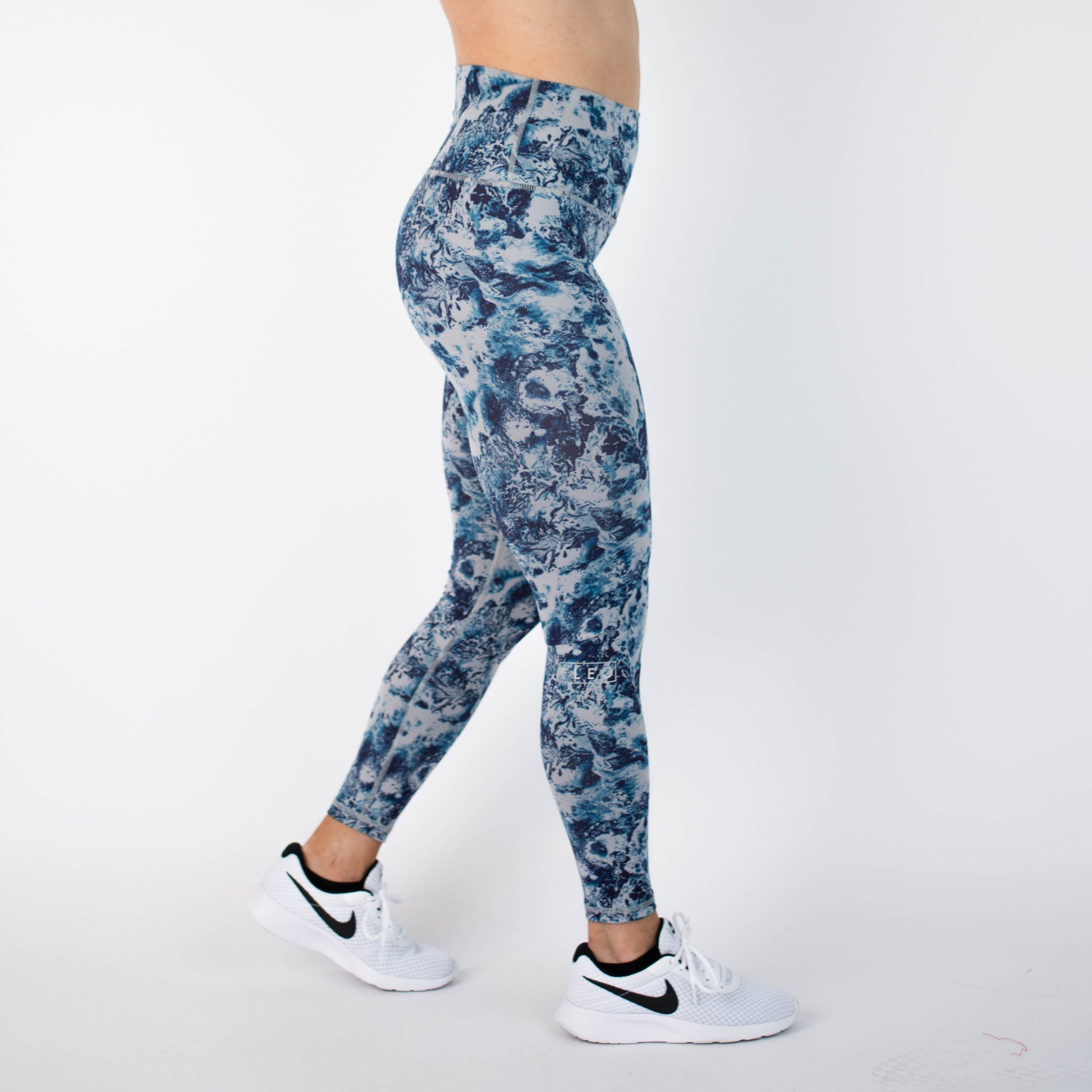 FLEO - El Toro Leggings 28" - High Rise - Leggings - tidal-wave-3_0f70ccf2-3524-4a74-a0dd-f621e9b2654a