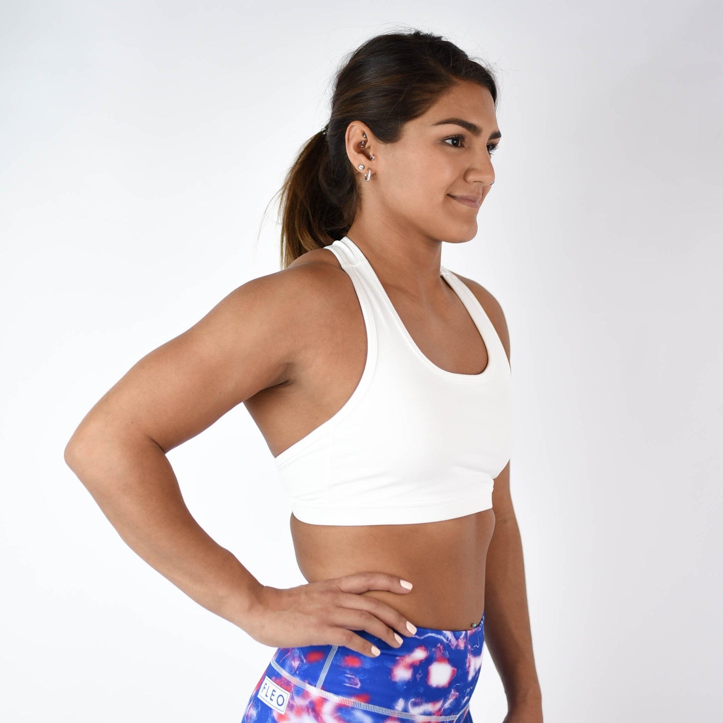 FLEO - Nora Sports Bra - Medium Support - Sale - white-nora-4