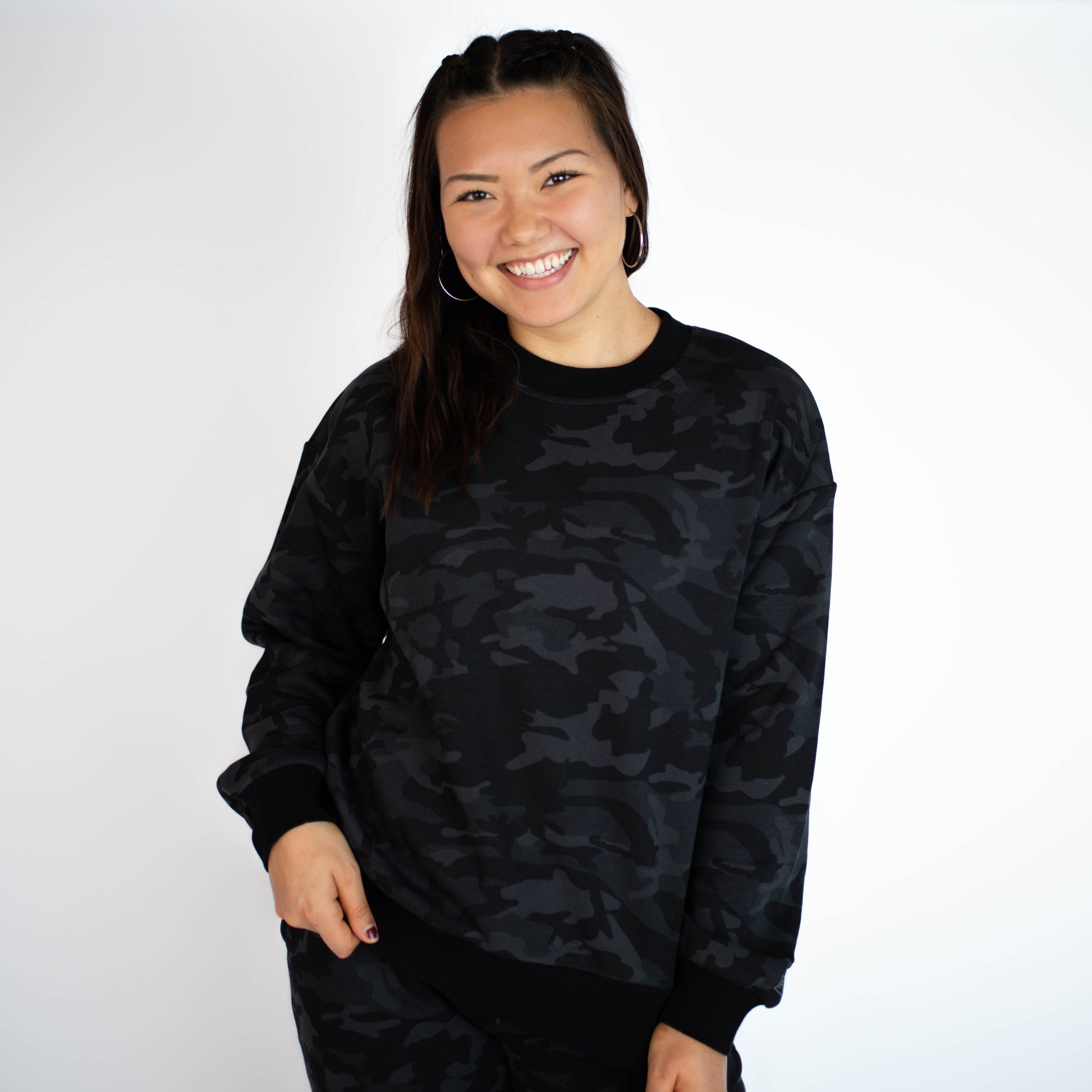 FLEO - Just Right Oversized Sweatshirt - Sale - Julia-sizemedium-6_64ba3ba5-405e-4220-991e-34ab1a8923e5