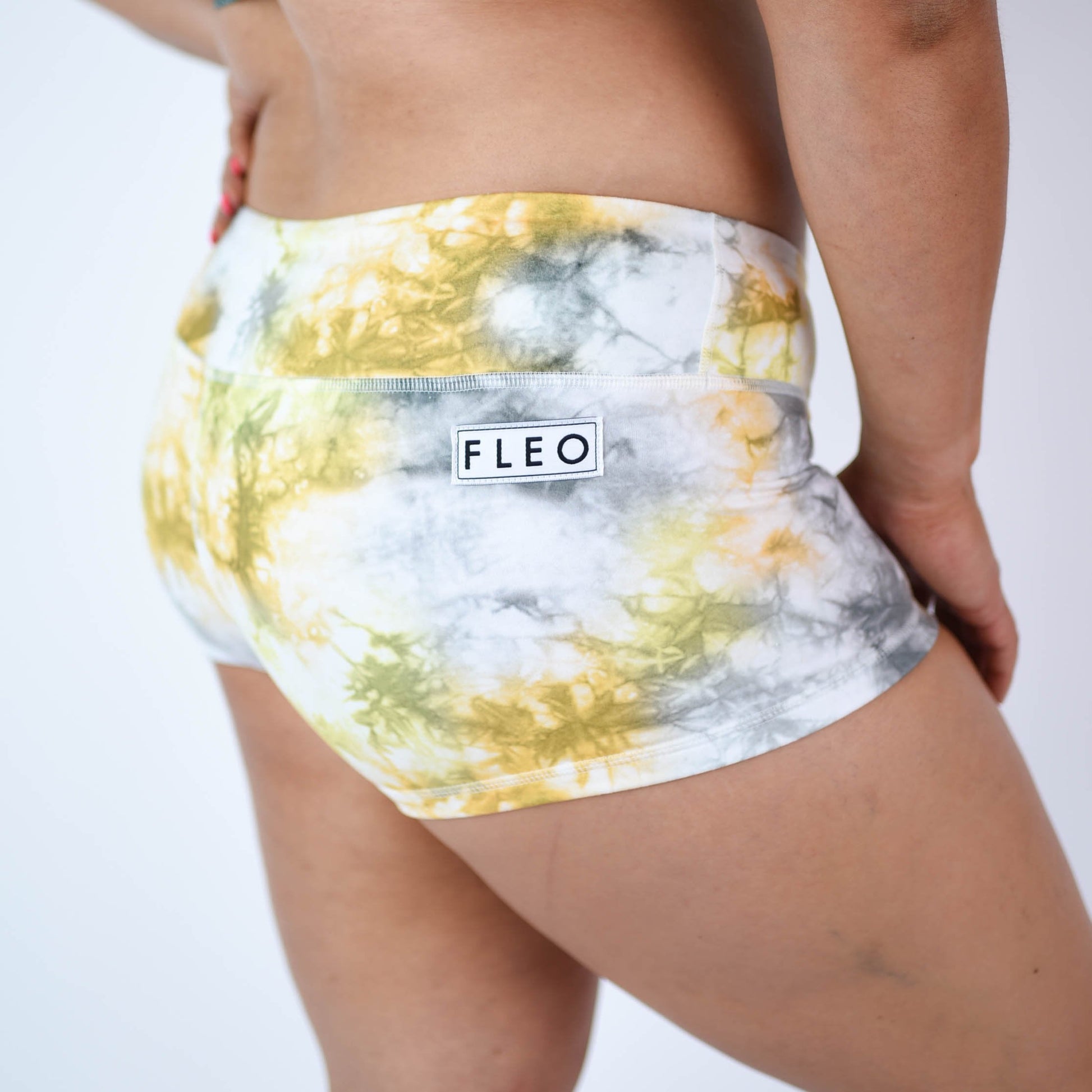 FLEO - Original Short 2.5" - Mid Rise - Shorts - Maria-5_149f5e5e-2717-4445-af70-84b8409d6f84