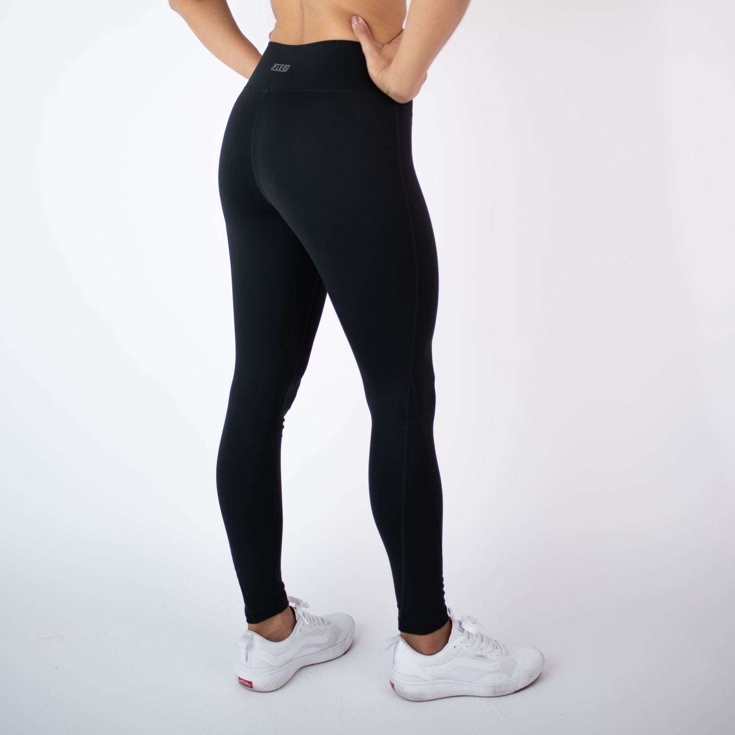 FLEO - Apex Leggings 25" - Mid Rise - Leggings - black-4_311830bb-caf3-4df1-9ffc-7349005cbb00