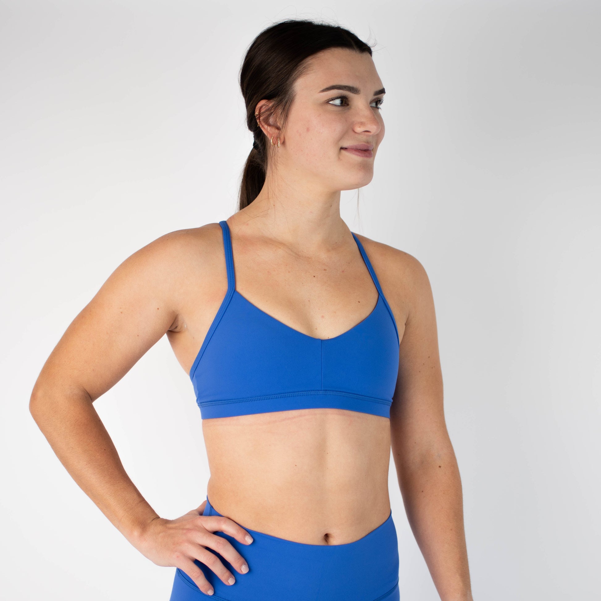 FLEO - Reinette Sports Bra - Medium Support - Sports Bra - dazzling-blue-3_81b2723d-fb18-40b3-9233-defb78d91a26