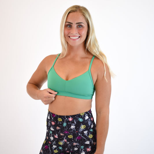 FLEO - Reinette Sports Bra - Medium Support - Sports Bra - golf-green-2