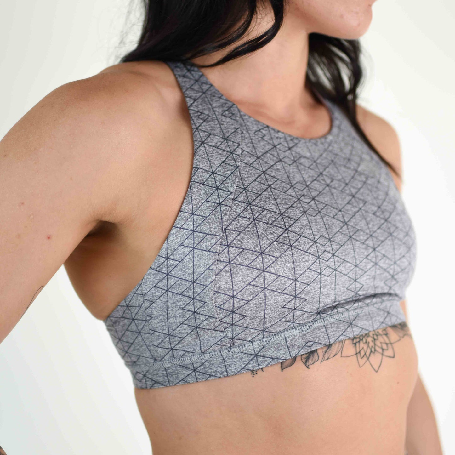 FLEO - Jourdaine Sports Bra - Medium Support - Sports Bra - heather-silver-4_00497f6b-76d1-4f67-8122-3d575ce423ee