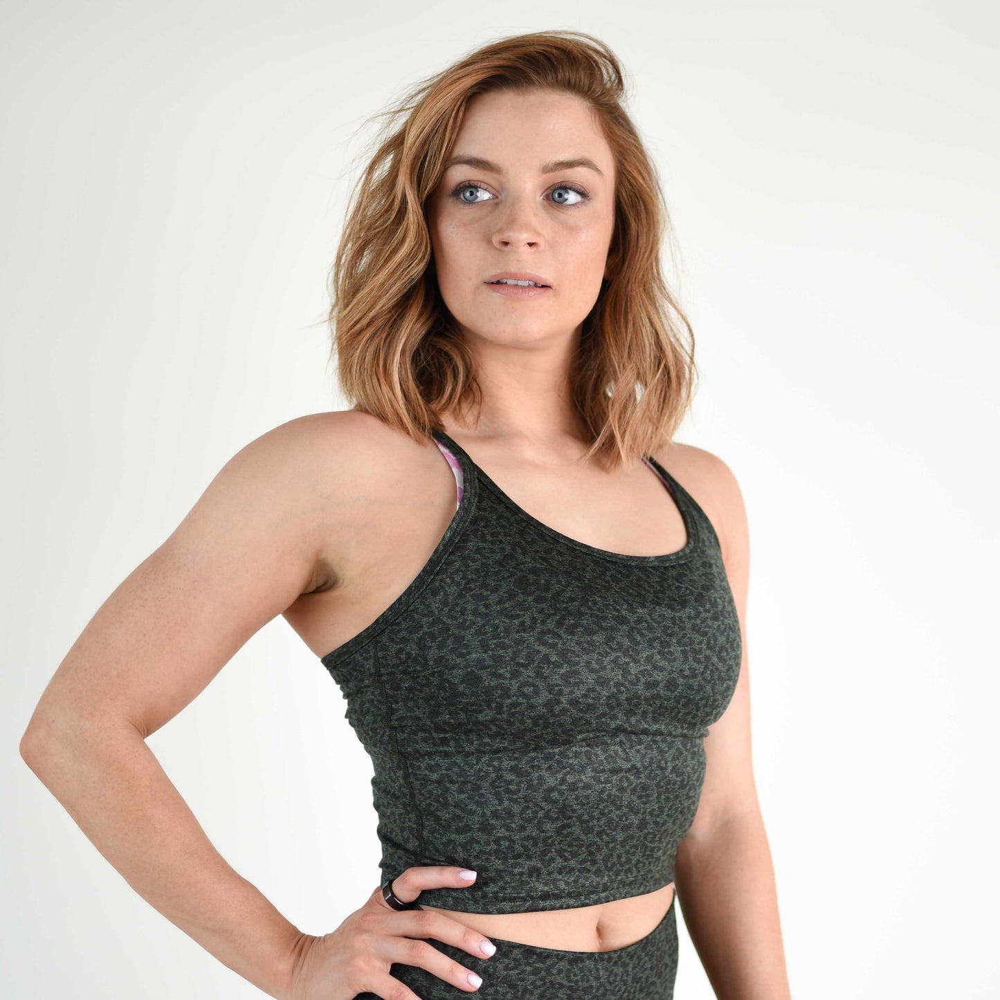 FLEO - Switch Up Crop Tank - Fitted - Tank - hunter-green-leo-3_e614b190-24f9-43f7-833c-9e0e23b99e5e