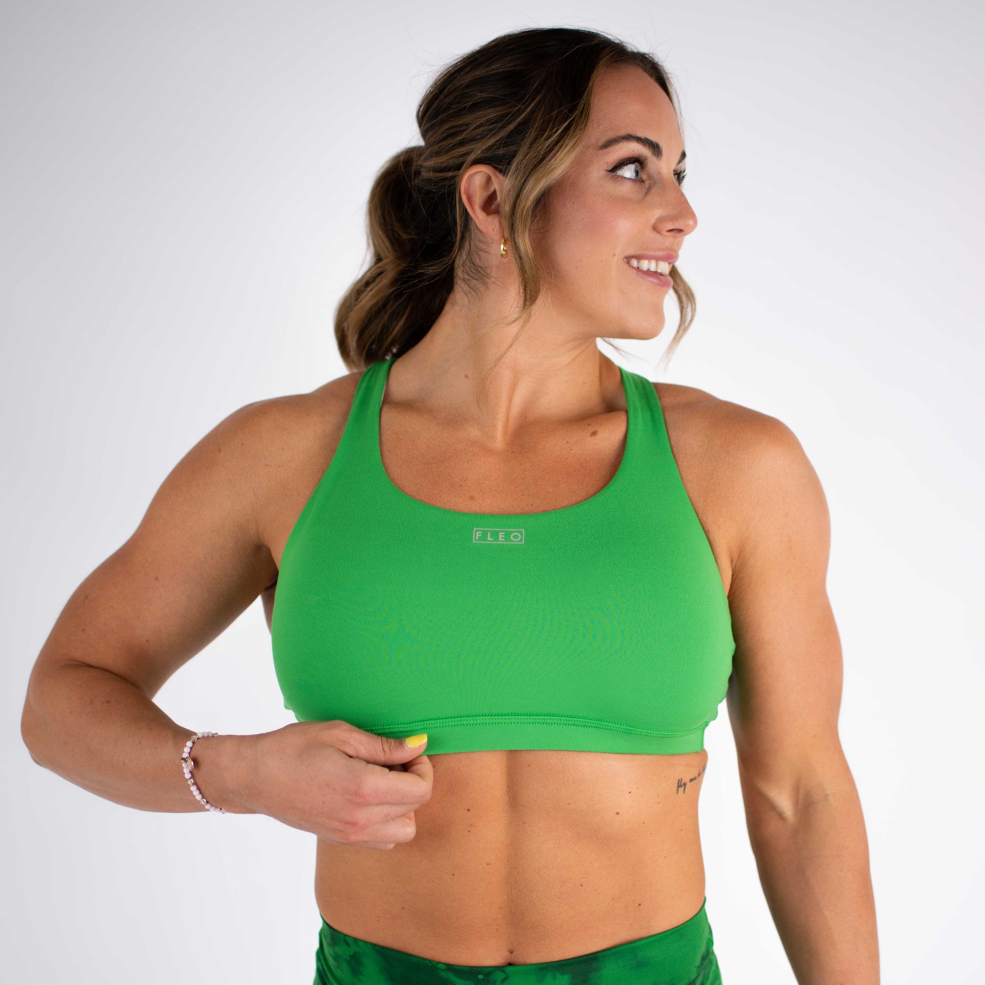 FLEO - Isla Sports Bra - Medium Support - Sports Bra - kellygreen-1