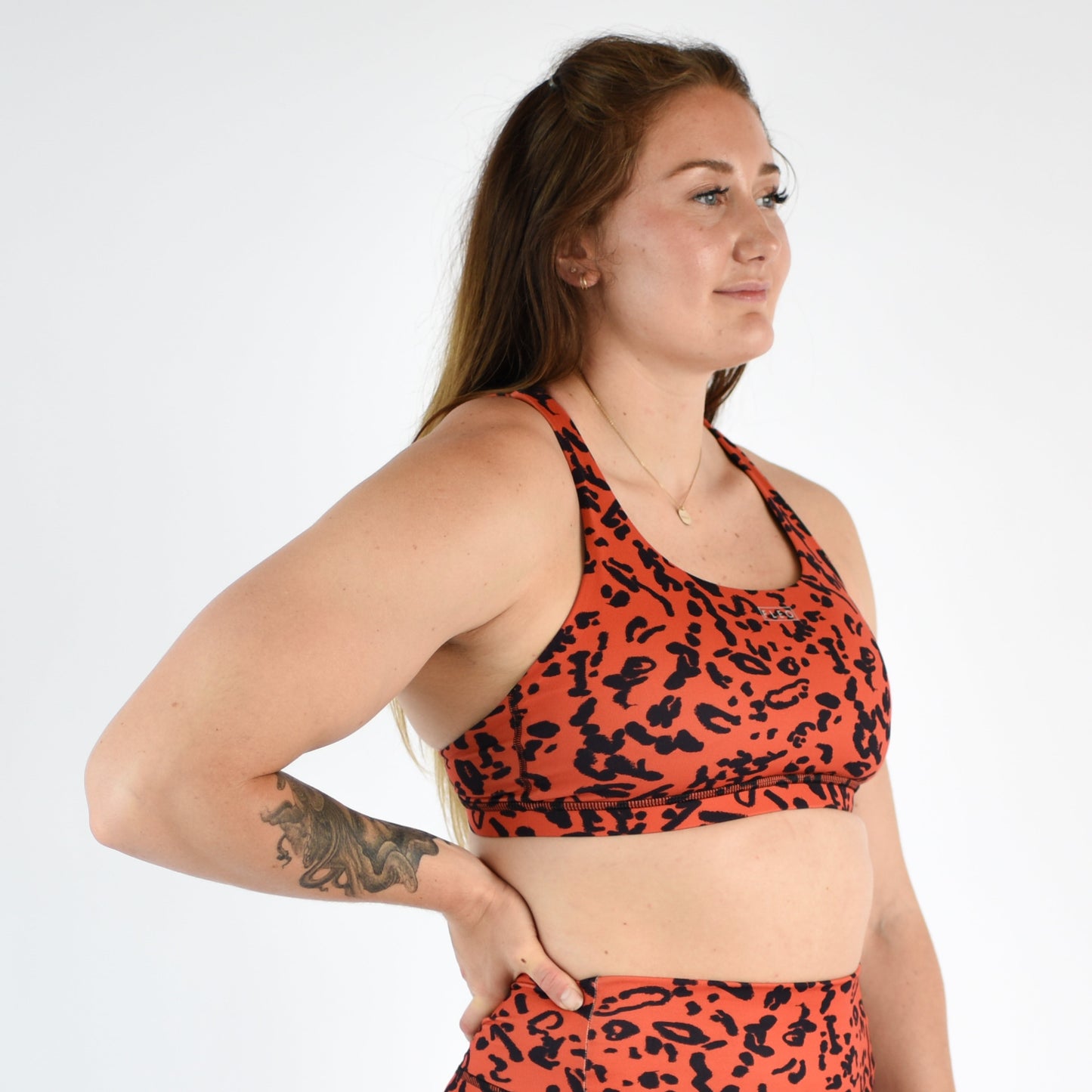 FLEO - Isla Sports Bra - Medium Support - Sports Bra - line_leo-3_95873f56-c040-443e-8da0-3a5f5c2b284f